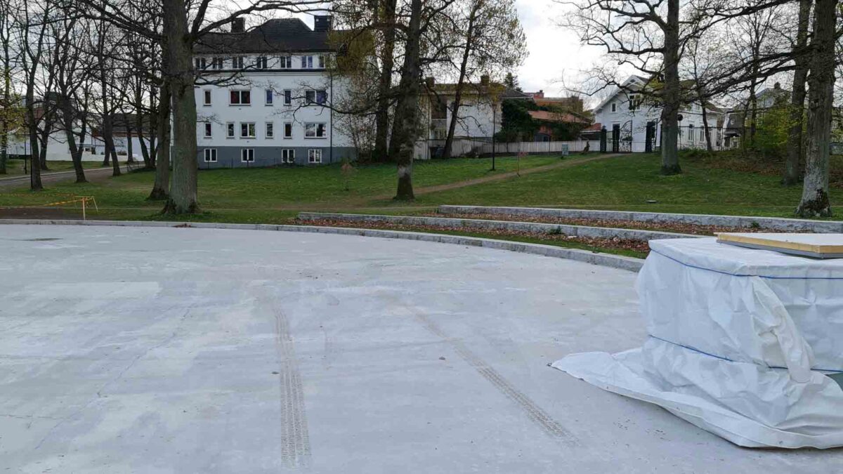 Lystlunden Park – Urban Utebane (2022) — Lystlunden Park 2022 – Kunstisbane i Horten